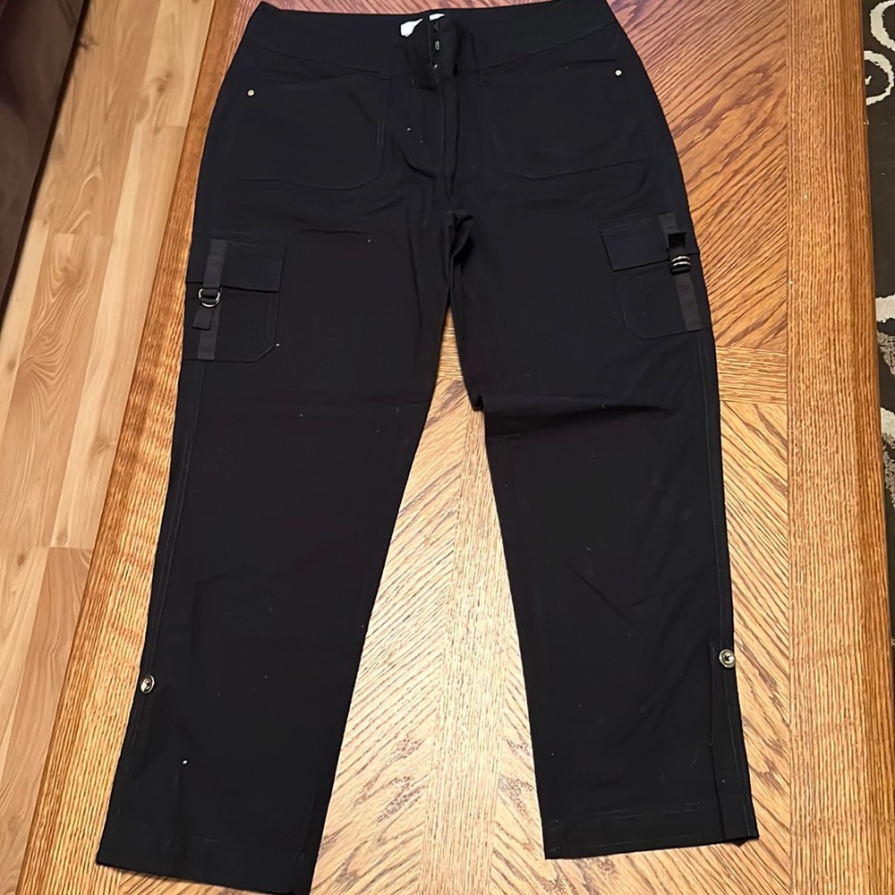 White House Black Market Cargo Pants - Mid/Reg Rise: Black Bottoms. Size 4/6